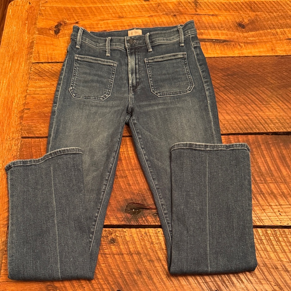 MOTHER Dark Blue Straight Leg Jeans. Cute mother patch pocket jean. Size 27